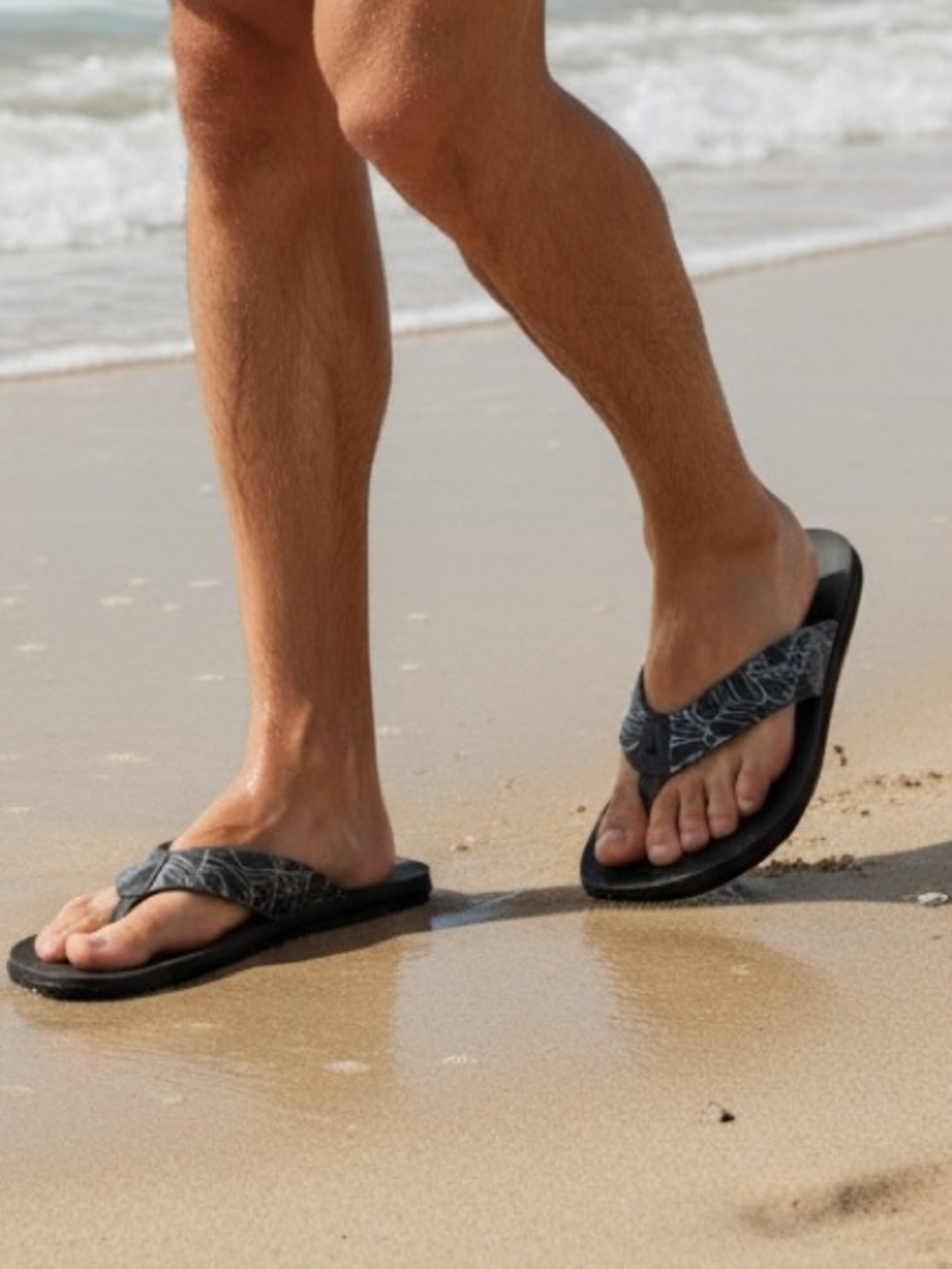 NWOT OluKai Men's 'Ohana Pa'i Flip Flops | Grey & White Camo | Size 12